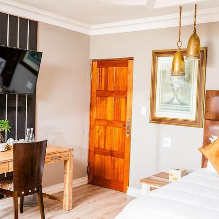Re-Union Vacations Hotel Hartbeespoort Buitenkant foto