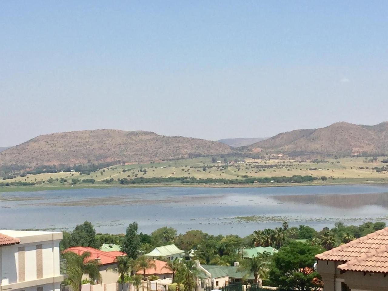 Re-Union Vacations Hotel Hartbeespoort Buitenkant foto