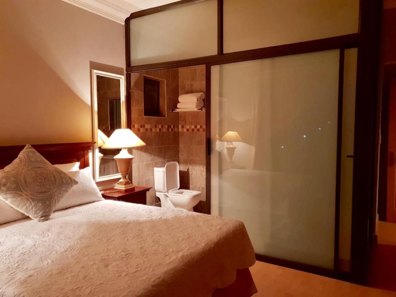 Re-Union Vacations Hotel Hartbeespoort Buitenkant foto