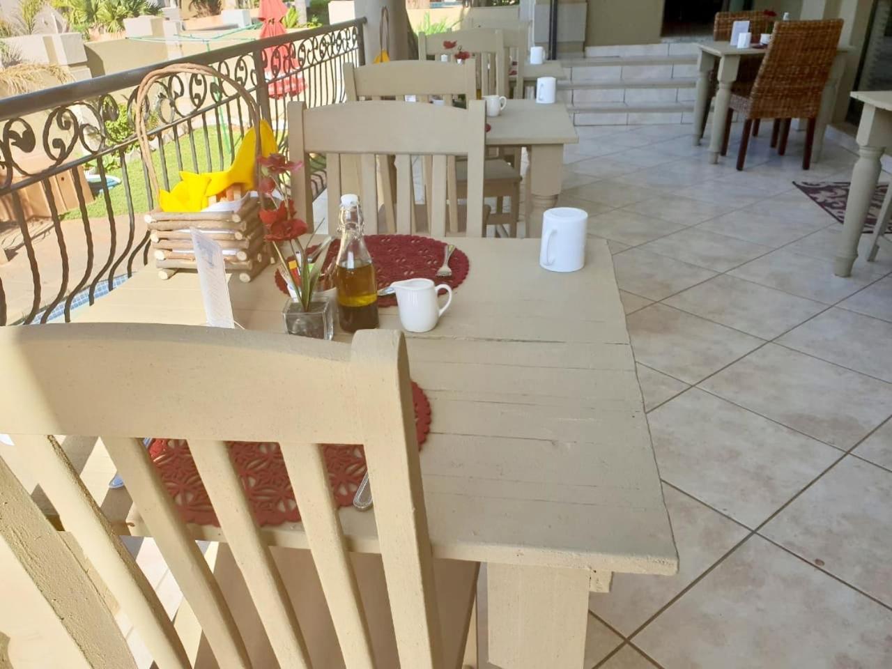 Re-Union Vacations Hotel Hartbeespoort Buitenkant foto