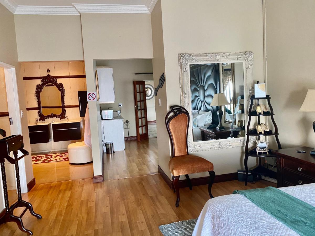 Re-Union Vacations Hotel Hartbeespoort Buitenkant foto
