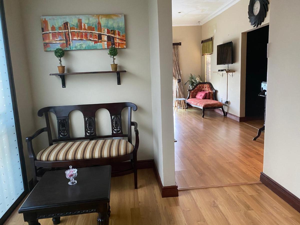 Re-Union Vacations Hotel Hartbeespoort Buitenkant foto
