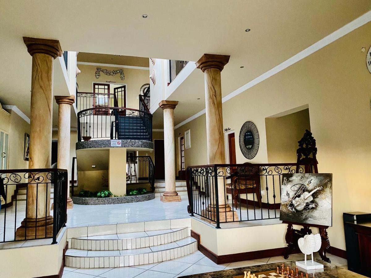 Re-Union Vacations Hotel Hartbeespoort Buitenkant foto